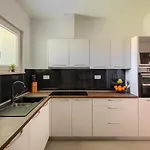 Βίλα Rustic Kave With Wellness In *