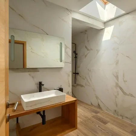 Villa Rustic Kave With Wellness In *