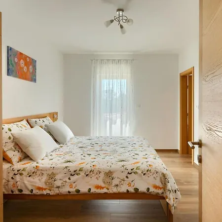 Rustic Kave With Wellness In *