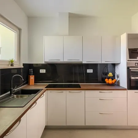 Villa Rustic Kave With Wellness In *
