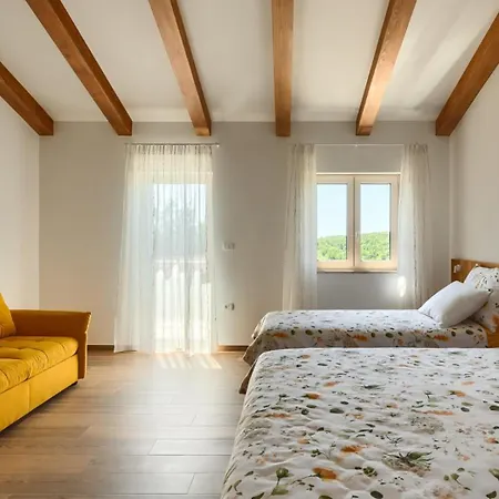 Villa Rustic Kave With Wellness In