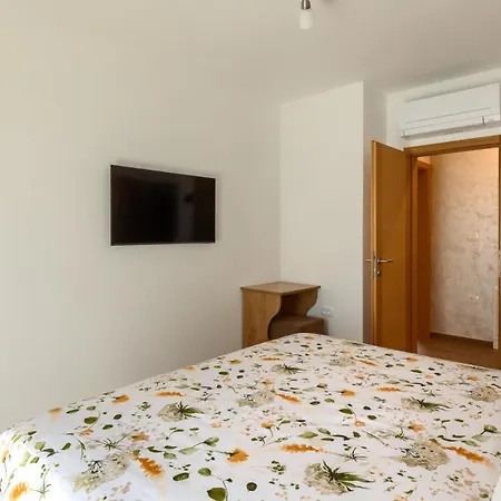 Villa Rustic Kave With Wellness In