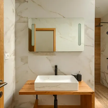 Rustic Kave With Wellness In *