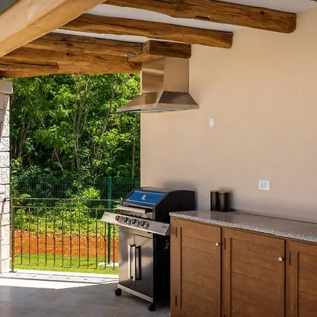 Villa Rustic Kave With Wellness In