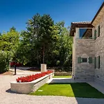 Rustic Kave With Wellness In Grožnjan