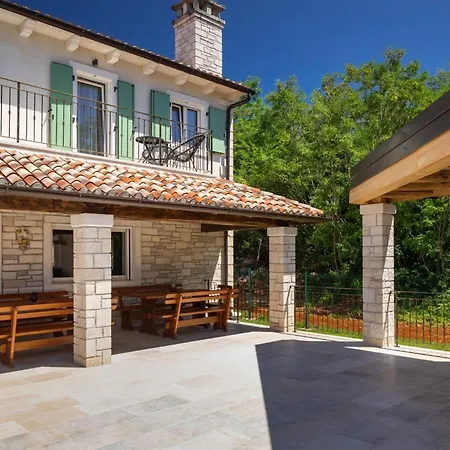 Rustic Kave With Wellness In *