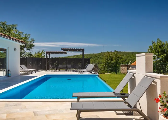 Villa Rustic Kave With Wellness In