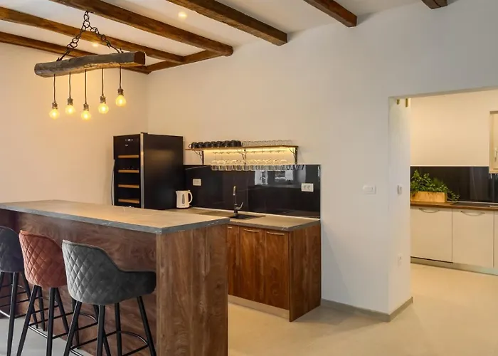 Villa Rustic Kave With Wellness In