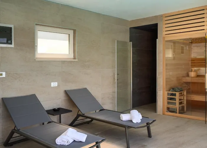 Rustic Kave With Wellness In *