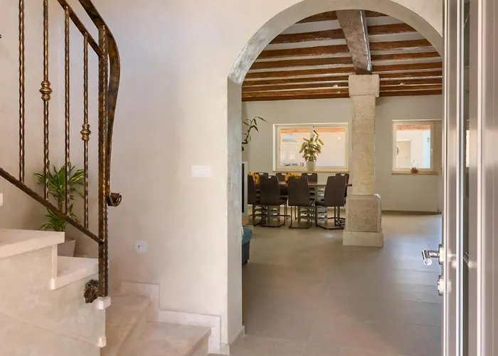 Villa Rustic Kave With Wellness In